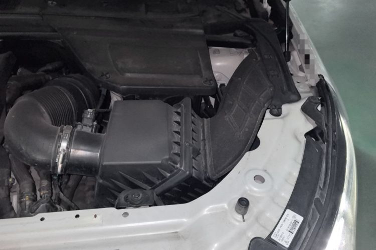 Used Land Rover Discovery Sport 2018 240 PS SE Version Engine Bay Left