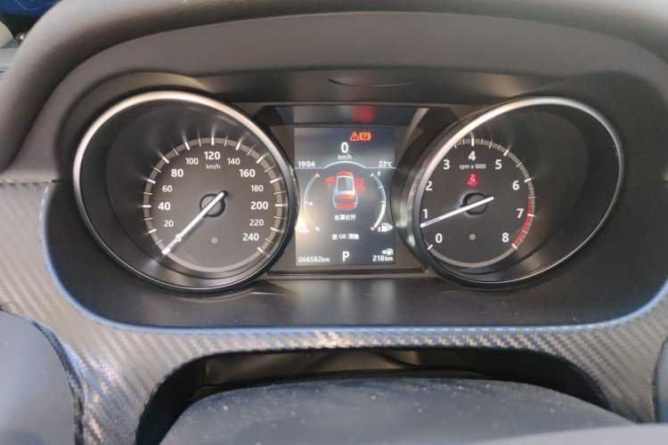Used Land Rover Discovery Sport 2018 240 PS HSE Version Instrument Cluster
