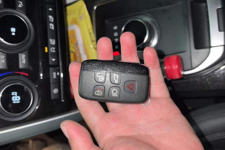 Used Land Rover Discovery Sport 2018 240 PS SE Version Vehicle Key