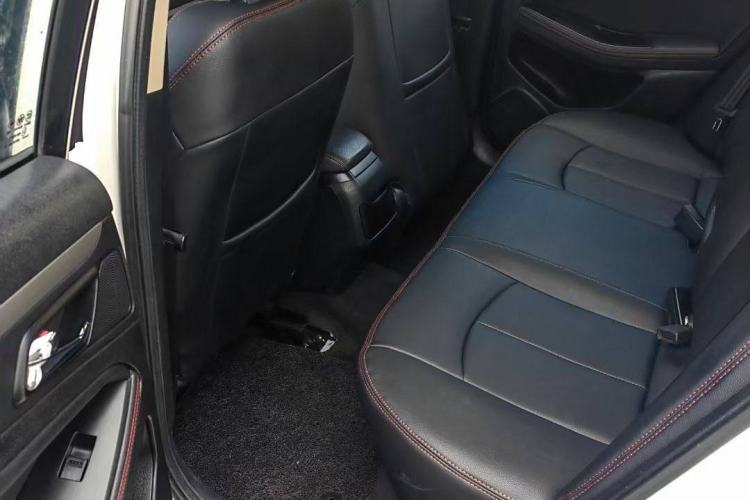 Used Land Rover Discovery Sport 2018 240 PS SE Version Interior 7