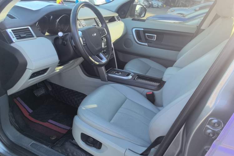 Used Land Rover Discovery Sport 2018 240 PS SE Version Left Front Seat