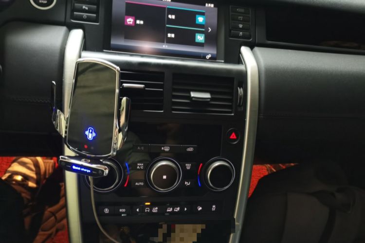 Used Land Rover Discovery Sport 2018 240 PS SE Version Audio And AC Panel