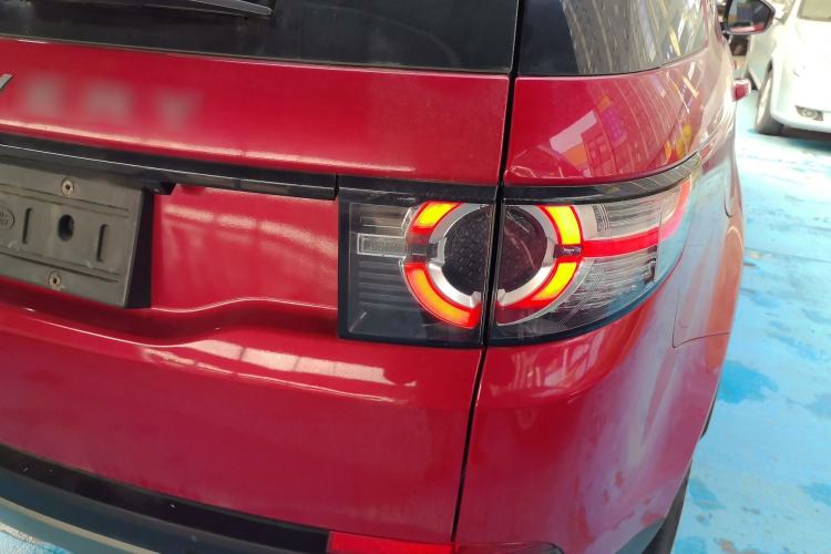 Used Land Rover Discovery Sport 2018 240 PS SE Version Exterior 3