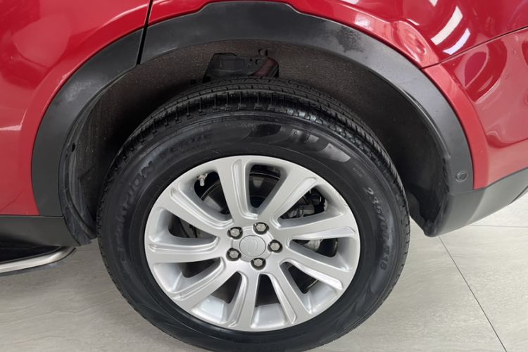 Used Land Rover Discovery Sport 2018 240 PS SE Version Exterior 5