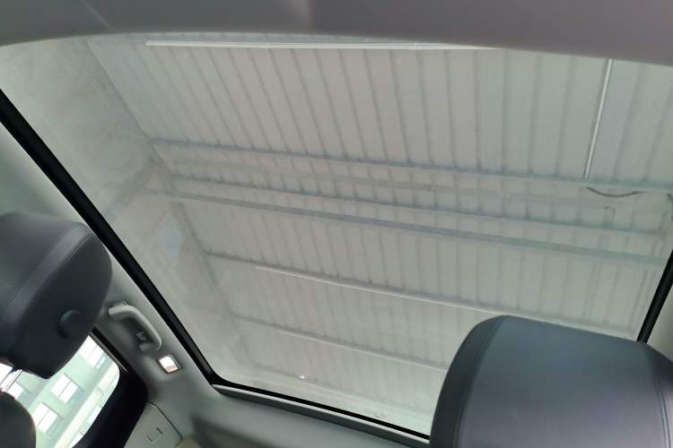 Used Land Rover Discovery Sport 2018 240 PS SE Version Headliner