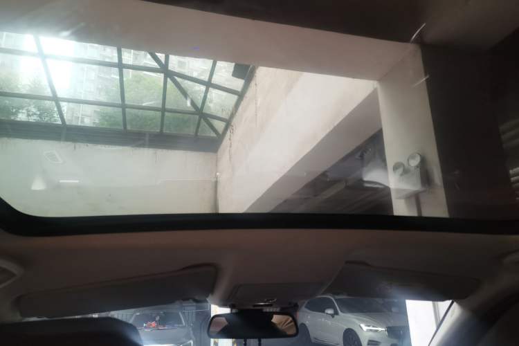 Used Land Rover Discovery Sport 2018 240 PS SE Version Headliner