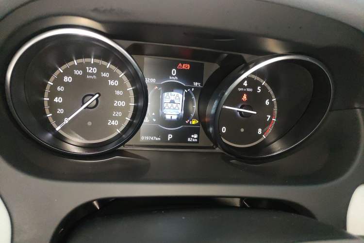 Used Land Rover Discovery Sport 2018 240 PS SE Version Instrument Cluster