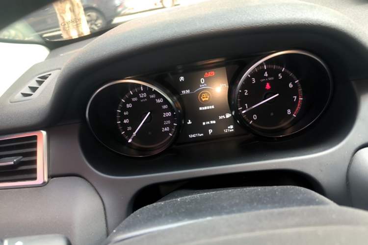 Used Land Rover Discovery Sport 2018 240 PS SE Version Instrument Cluster
