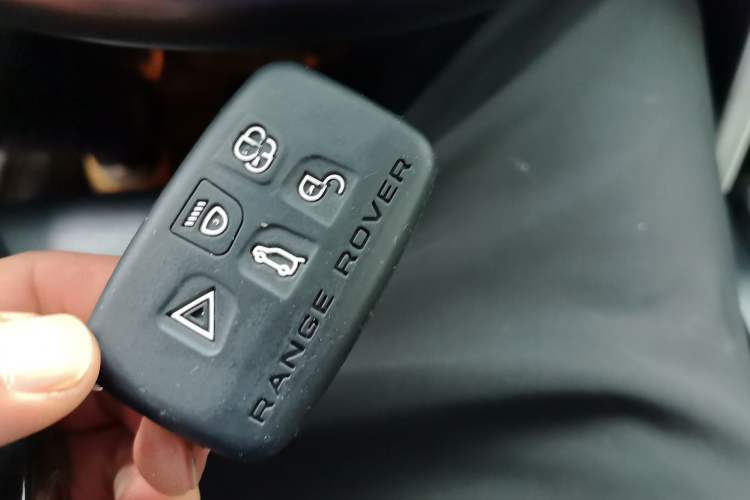 Used Land Rover Discovery Sport 2018 240 PS SE Version Interior 1