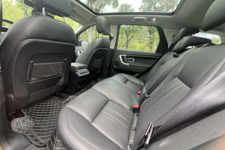Used Land Rover Discovery Sport 2018 240 PS SE Version Interior 2