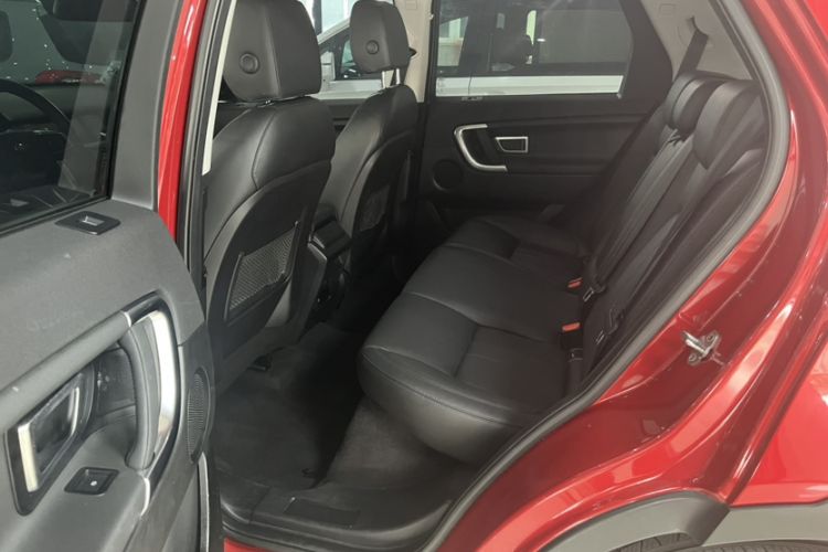 Used Land Rover Discovery Sport 2018 240 PS SE Version Interior 4
