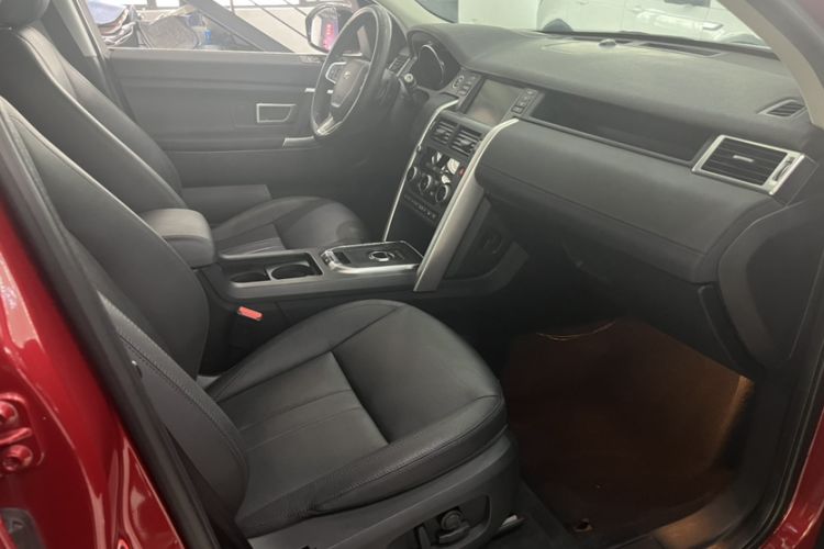 Used Land Rover Discovery Sport 2018 240 PS SE Version Interior 6