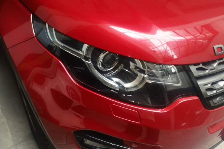 Used Land Rover Discovery Sport 2018 240 PS SE Version Right Front Headlight