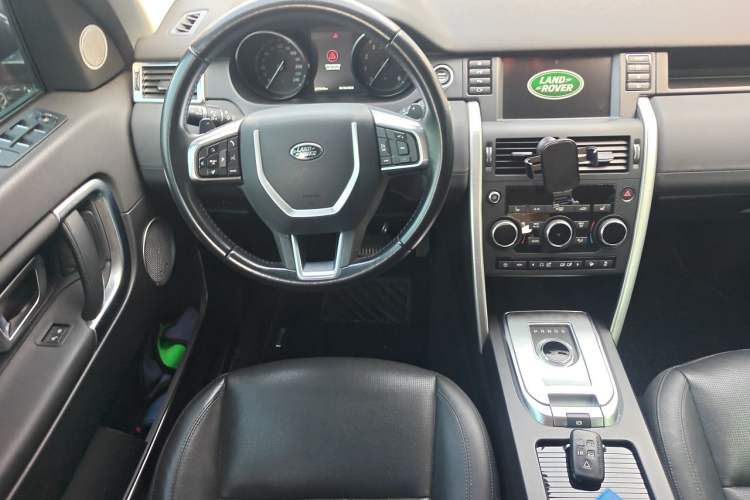Used Land Rover Discovery Sport 2018 240 PS HSE Version Steering Wheel