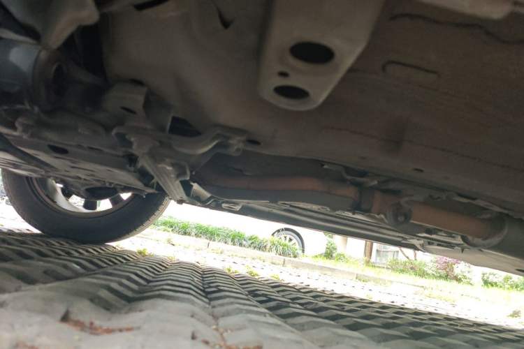 Used Land Rover Discovery Sport 2018 240 PS SE Version Chassis Front Left