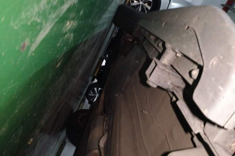 Used Land Rover Discovery Sport 2018 240 PS SE Version Chassis Front Right