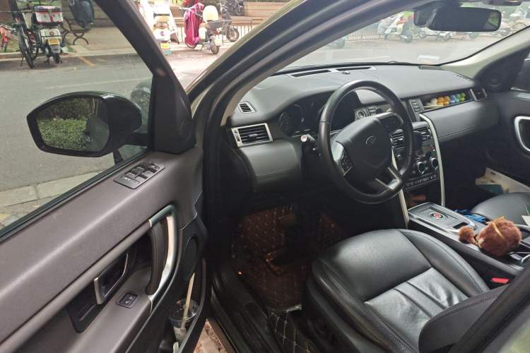 Used Land Rover Discovery Sport 2018 240 PS SE Version Driver Seat
