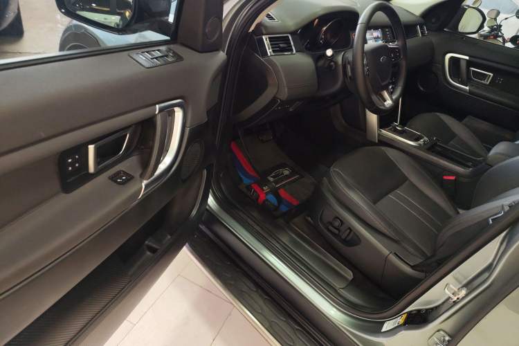 Used Land Rover Discovery Sport 2018 240 PS HSE Version Driver Seat