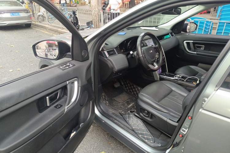 Used Land Rover Discovery Sport 2018 240 PS SE Version Driver Seat