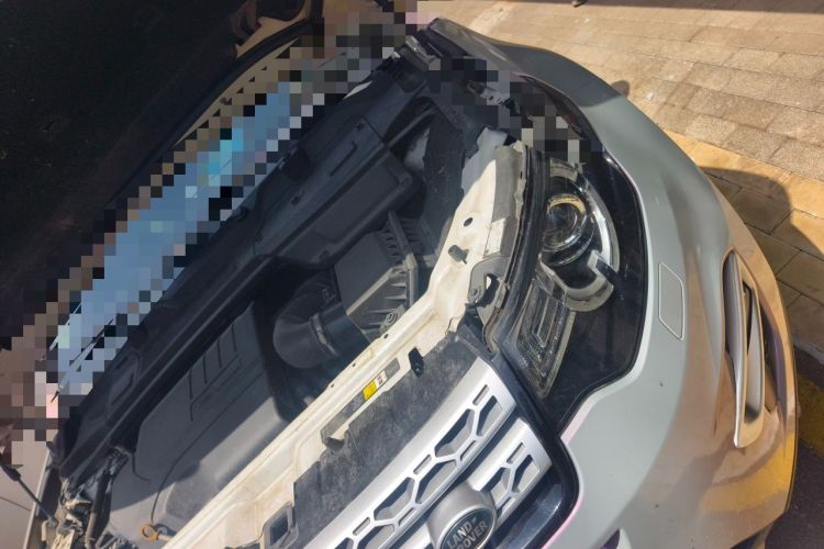 Used Land Rover Discovery Sport 2018 240 PS HSE LUXURY Edition Engine Bay Left