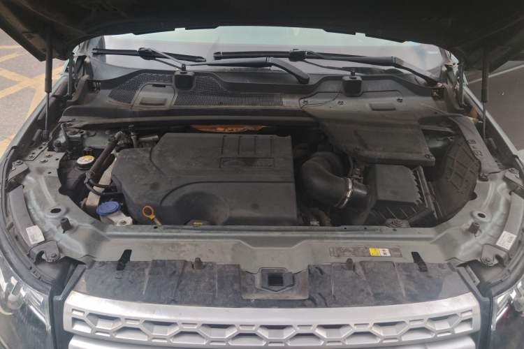 Used Land Rover Discovery Sport 2018 240 PS HSE Version Engine Bay