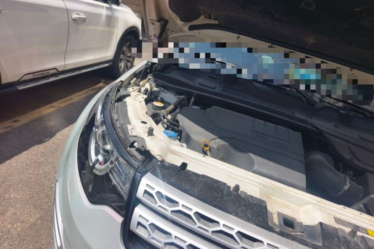 Used Land Rover Discovery Sport 2018 240 PS HSE LUXURY Edition Engine Bay Right