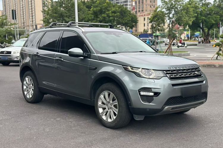 Used Land Rover Discovery Sport 2018 240 PS SE Version Exterior 2