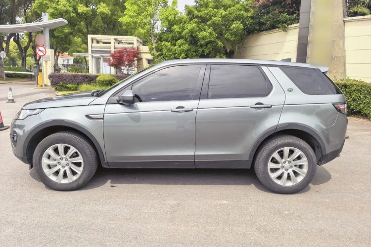 Used Land Rover Discovery Sport 2018 240 PS SE Version Exterior 3