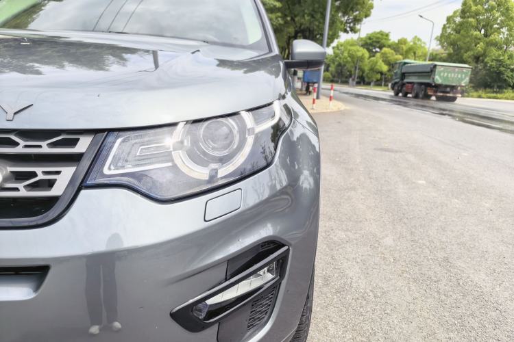 Used Land Rover Discovery Sport 2018 240 PS SE Version Exterior 8