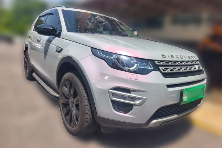 Used Land Rover Discovery Sport 2018 240 PS HSE LUXURY Edition Front Right 45 Deg