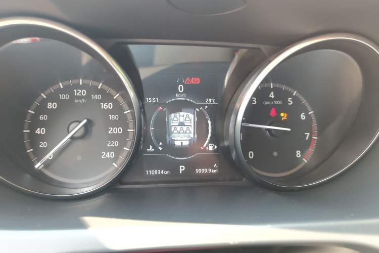 Used Land Rover Discovery Sport 2018 240 PS SE Version Instrument Cluster