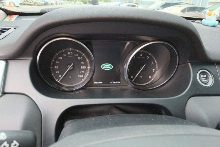 Used Land Rover Discovery Sport 2018 240 PS SE Version Instrument Cluster