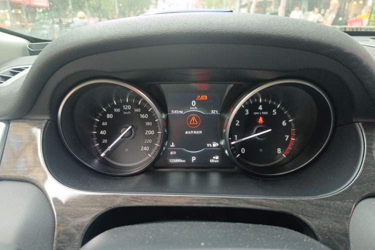 Used Land Rover Discovery Sport 2018 240 PS SE Version Instrument Cluster
