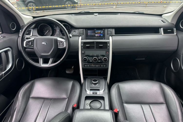 Used Land Rover Discovery Sport 2018 240 PS SE Version Interior 1