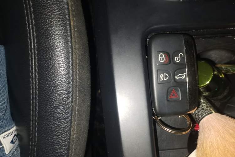 Used Land Rover Discovery Sport 2018 240 PS SE Version Interior 1