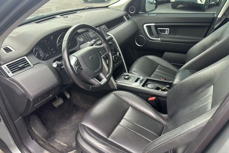 Used Land Rover Discovery Sport 2018 240 PS SE Version Interior 3