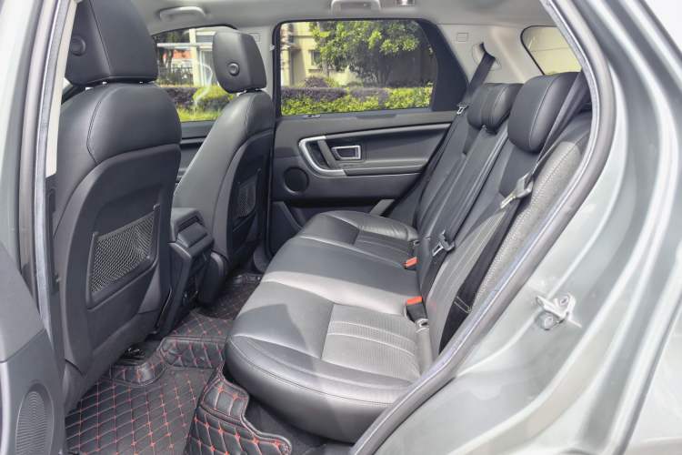 Used Land Rover Discovery Sport 2018 240 PS SE Version Interior 5
