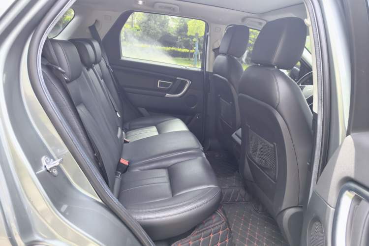Used Land Rover Discovery Sport 2018 240 PS SE Version Interior 8
