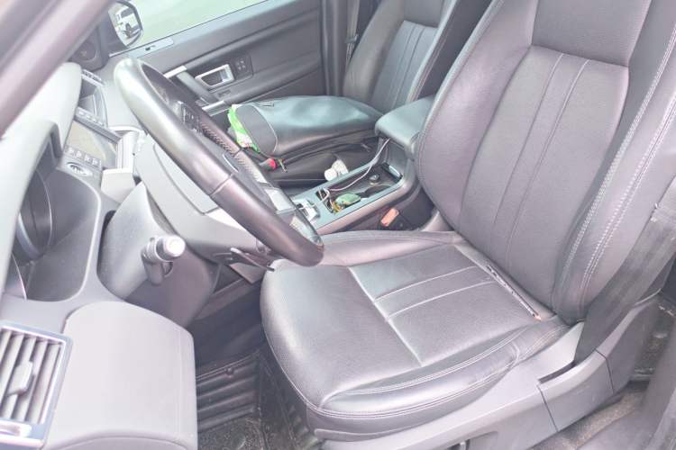 Used Land Rover Discovery Sport 2018 240 PS Zhiyue Limited Edition Left Front Seat