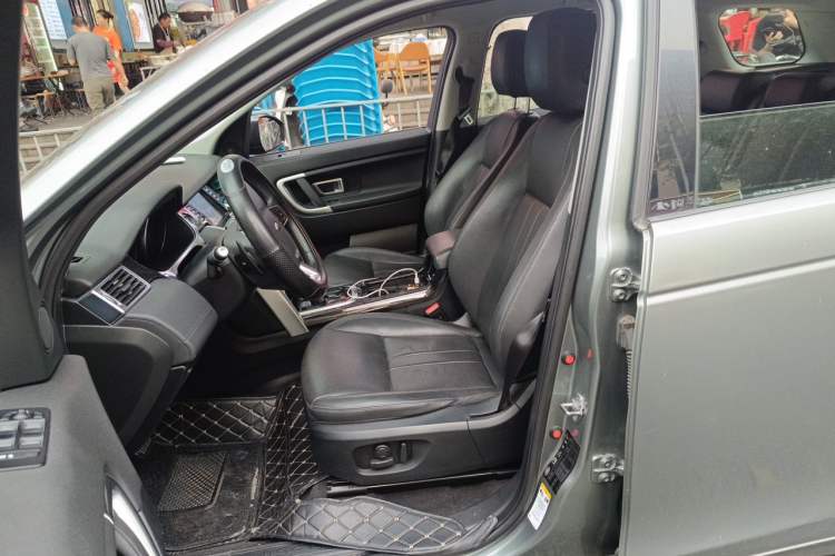 Used Land Rover Discovery Sport 2018 240 PS SE Version Left Front Seat