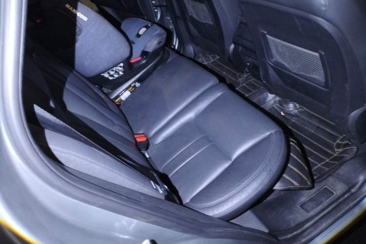 Used Land Rover Discovery Sport 2018 240 PS SE Version Left Rear Seat