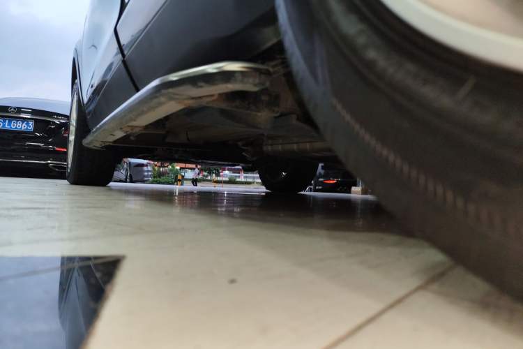 Used Land Rover Discovery Sport 2018 240 PS HSE Version Left Side Sill