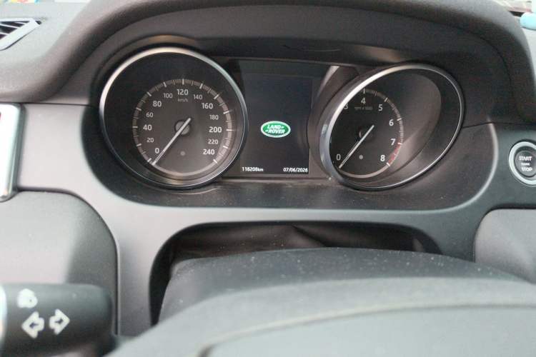 Used Land Rover Discovery Sport 2018 240 PS SE Version Odometer Close Up