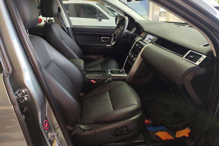 Used Land Rover Discovery Sport 2018 240 PS HSE Version Right Front Seat