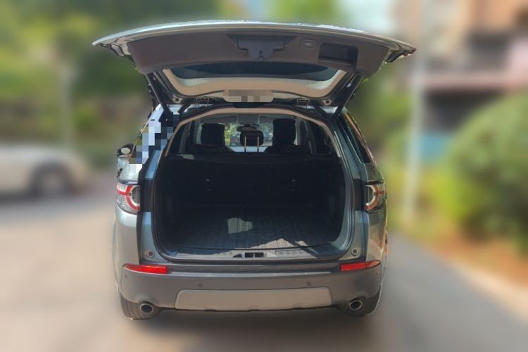 Used Land Rover Discovery Sport 2018 240 PS SE Version Trunk