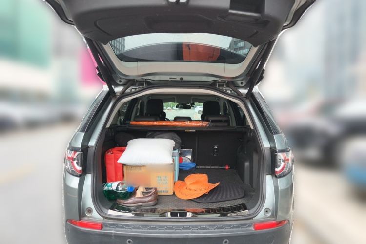 Used Land Rover Discovery Sport 2018 240 PS SE Version Trunk