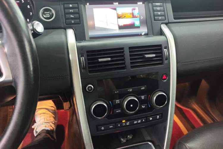 Used Land Rover Discovery Sport 2018 240 PS SE Version Audio And AC Panel