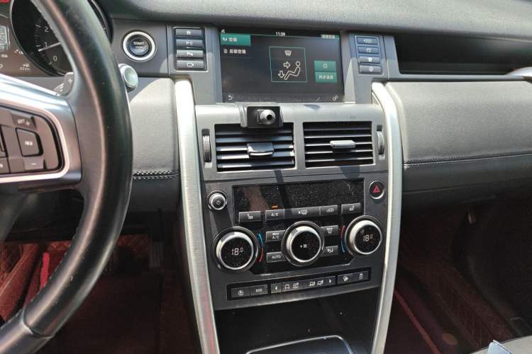 Used Land Rover Discovery Sport 2018 240 PS HSE Version Audio And AC Panel
