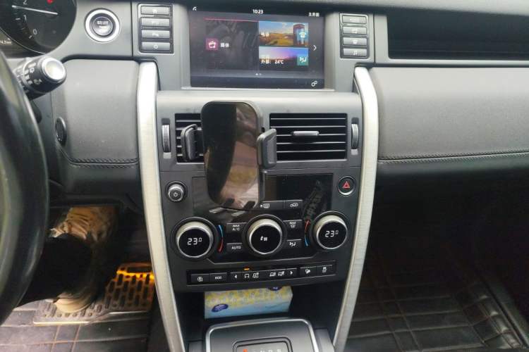 Used Land Rover Discovery Sport 2018 240 PS SE Version Audio And AC Panel