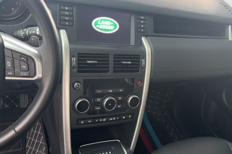 Used Land Rover Discovery Sport 2018 240 PS SE Version Audio And AC Panel